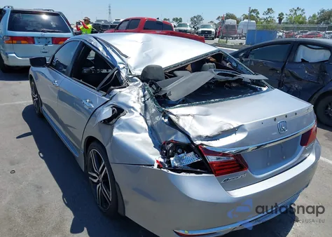 2017 Honda Accord Sport z USA, uszkodzony, nr VIN 1HGCR2F51HA044825